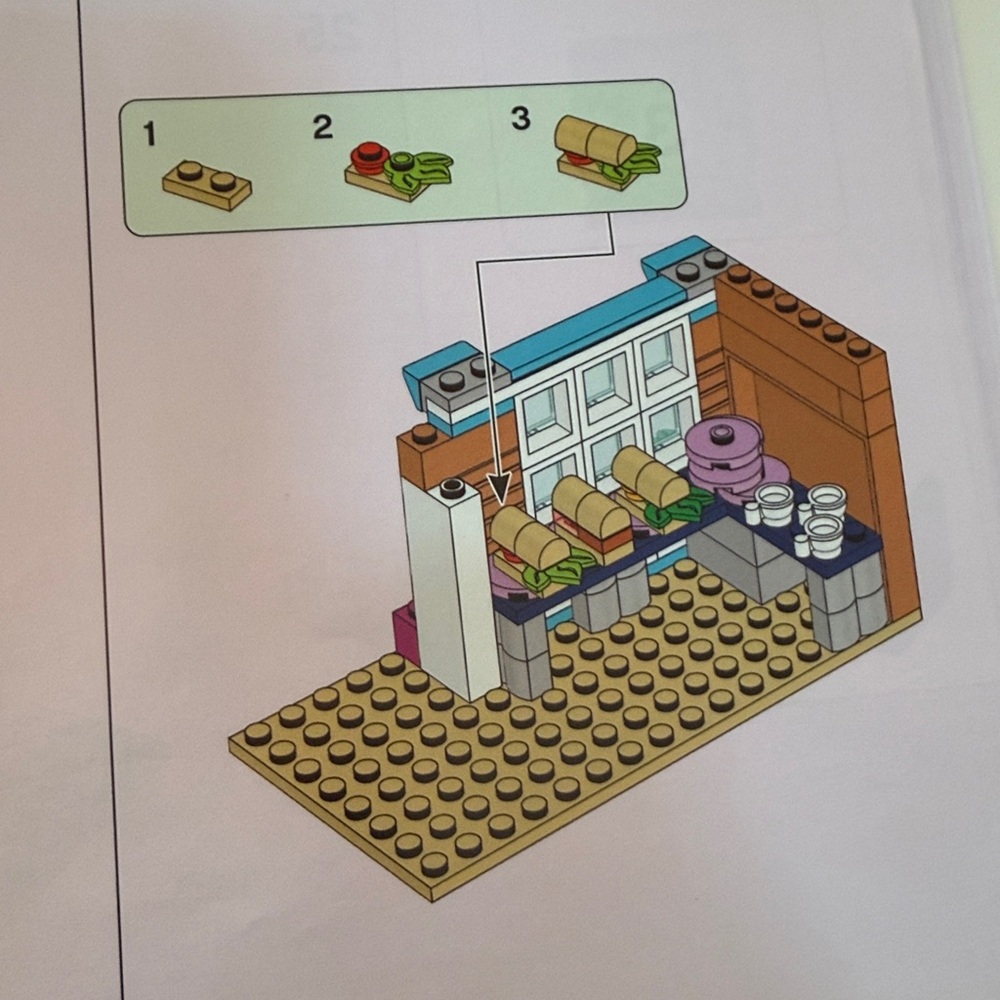 LEGO Friends Heartlake City School Set. 605 pieces. EUC. Building. Summer. - Picture 17 of 17
